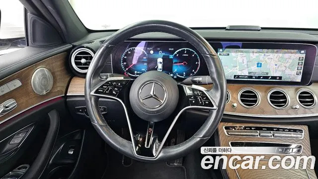 Mercedes-Benz E-Class — Фото автомобиля 13