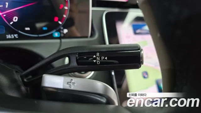 Mercedes-Benz E-Class — Фото автомобиля 12