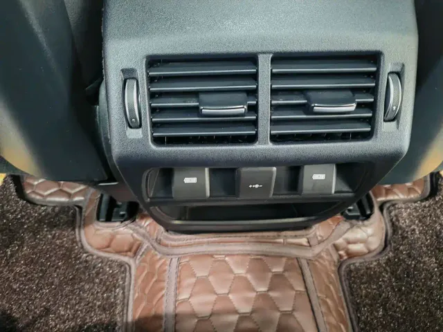 Land Rover Discovery Sport — Фото автомобиля 13