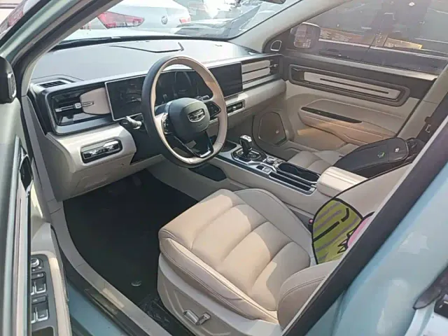 Geely ICON — Фото автомобиля 14
