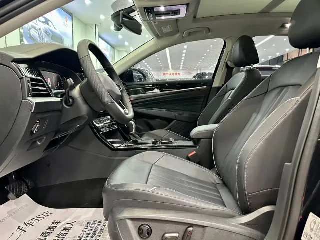 Volkswagen Passat — Фото автомобиля 16