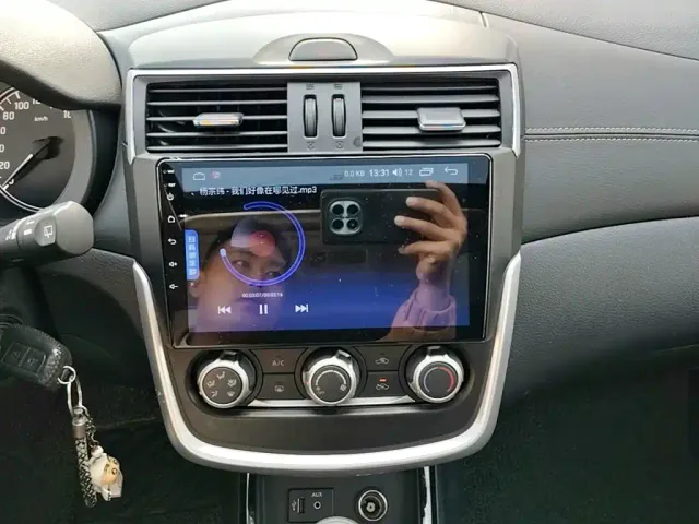 Nissan Tiida — Фото автомобиля 12