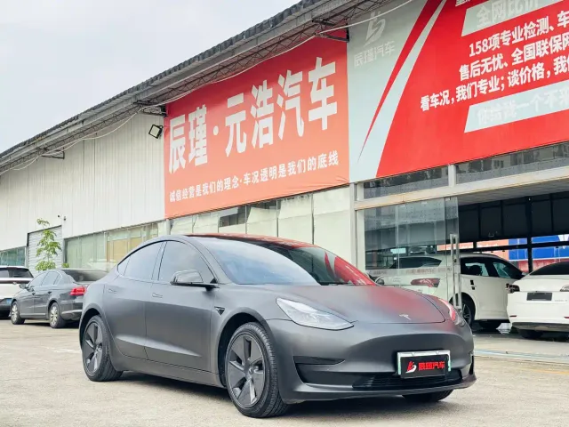Tesla Model 3 — Фото автомобиля 2