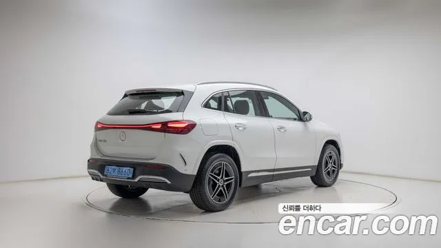 Mercedes-Benz EQA — Фото автомобиля 2