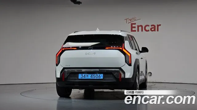 Kia EV3 — Фото автомобиля 4
