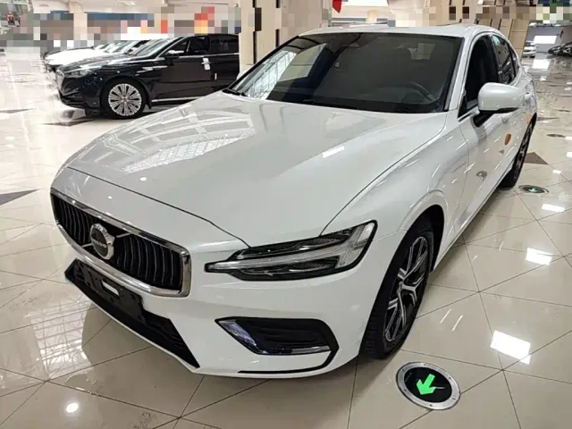 Фотография автомобиля — Volvo S60