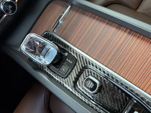 Volvo XC60 — Фото автомобиля 13