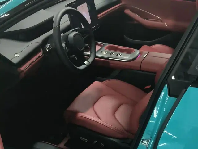 Xiaomi SU7 — Фото автомобиля 19