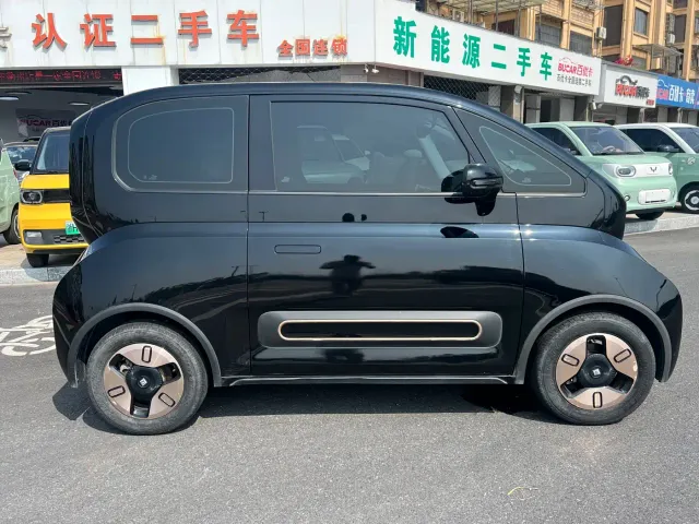 Baojun KiWi EV — Фото автомобиля 3