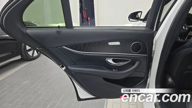 Mercedes-Benz E-Class W213 — Фото автомобиля 24