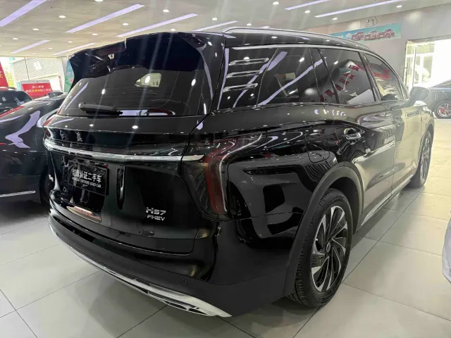 Hongqi HS7 PHEV — Фото автомобиля 4