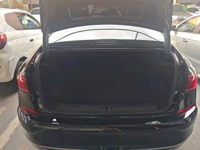 Volkswagen Passat — Фото автомобиля 4