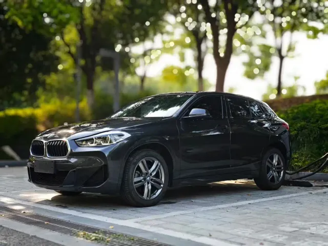 Фотография автомобиля — BMW X2