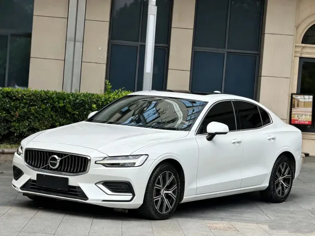 Фотография автомобиля — Volvo S60