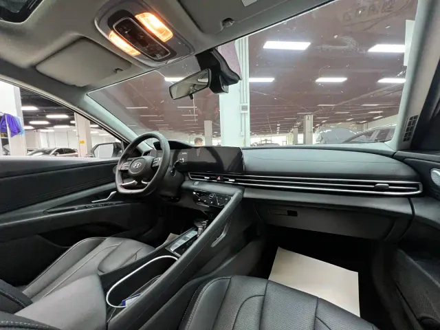 Hyundai Elantra — Фото автомобиля 23