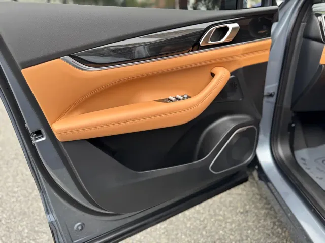 Geely Boyue L — Фото автомобиля 20
