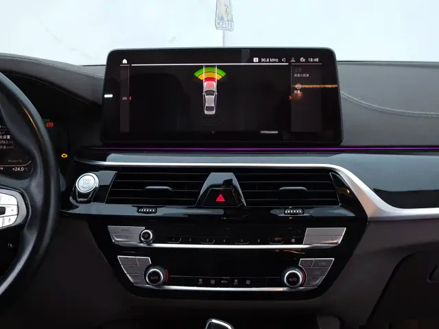 BMW 5 Series — Фото автомобиля 15
