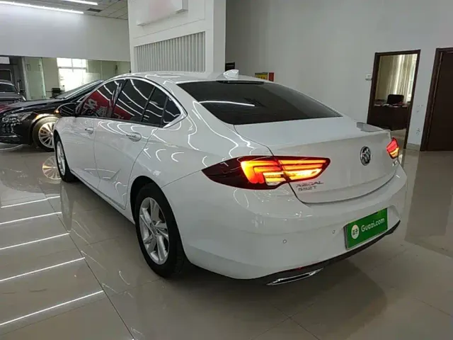 Buick Regal — Фото автомобиля 4