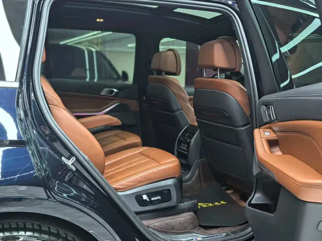 BMW X7 — Фото автомобиля 13