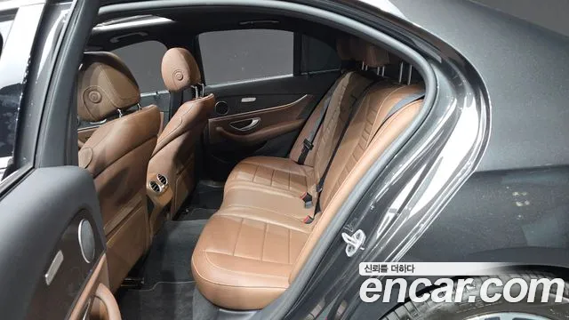 Mercedes-Benz E-Class W213 — Фото автомобиля 16