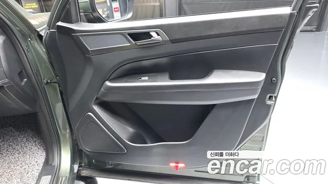 KG_Mobility_Ssangyong Rexton Новый Rexton Sport Khan Дизель 2.2 4WD — Фото автомобиля 24