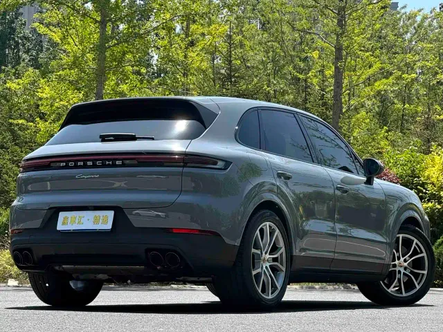 Porsche Cayenne — Фото автомобиля 4