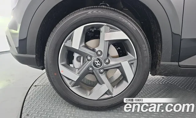 Hyundai Venue — Фото автомобиля 5