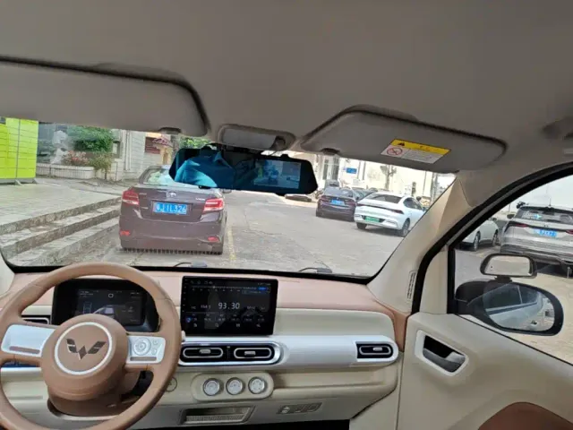 Wuling Hongguang Mini EV — Фото автомобиля 17