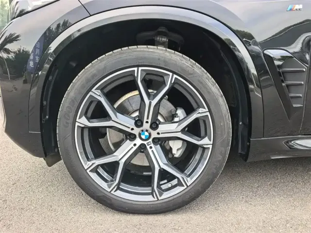 BMW X5 — Фото автомобиля 8