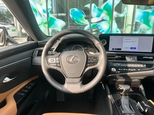 Lexus ES — Фото автомобиля 21