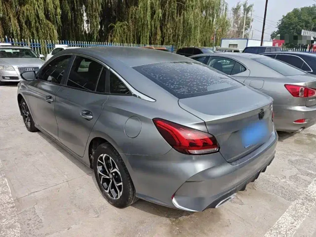 MG MG5 2021 Model 180DVVT Manual Youth Luxury Edition — Фото автомобиля 4