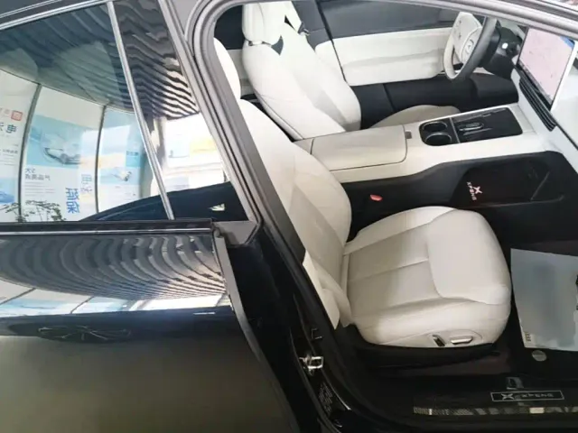 Xpeng G6 — Фото автомобиля 16