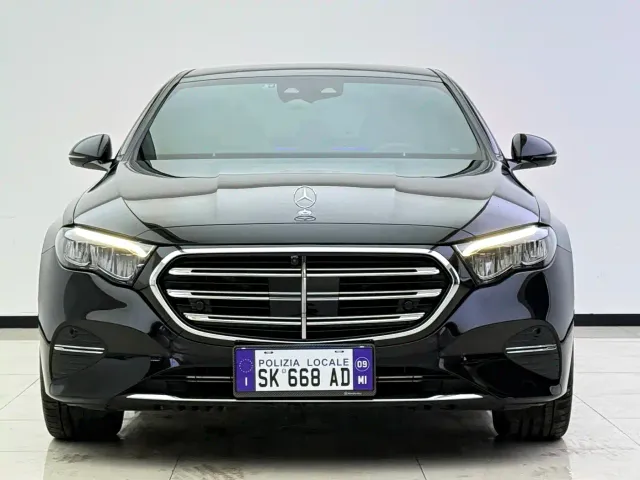 Mercedes-Benz E-Class — Фото автомобиля 2