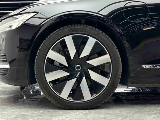Volvo S90 — Фото автомобиля 15