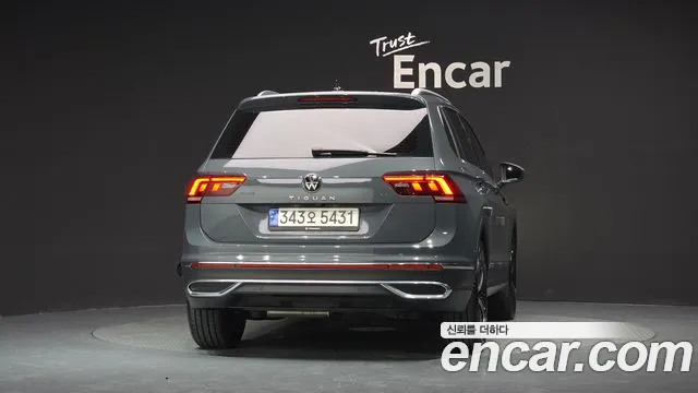 Volkswagen Tiguan Tiguan 2 поколение 2.0 TDI Premium — Фото автомобиля 4