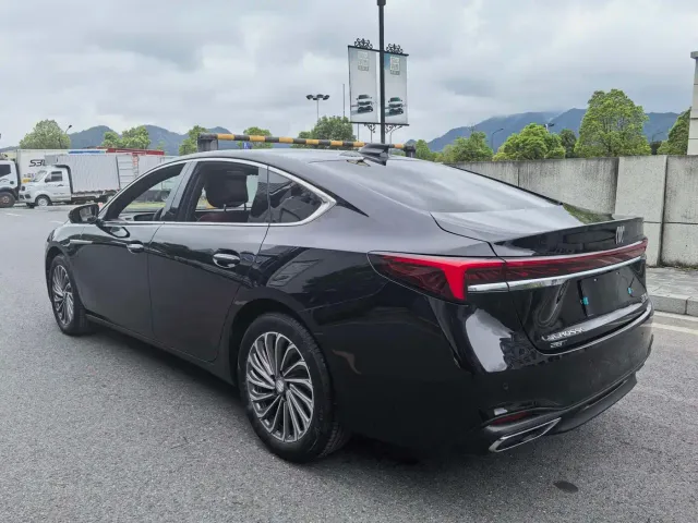 Buick LaCrosse — Фото автомобиля 7