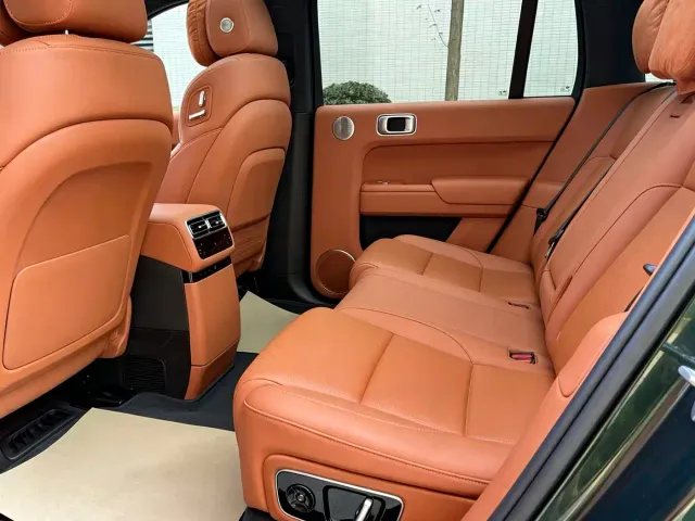 Li Auto L7 — Фото автомобиля 9