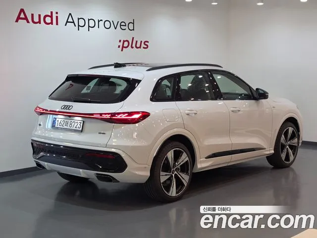 Audi Q5 45 TFSI quattro S Line — Фото автомобиля 2