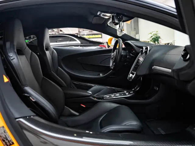 McLaren GT — Фото автомобиля 13