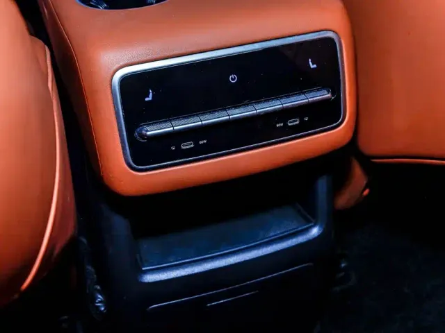 Li Auto Li L8 2023 Pro — Фото автомобиля 23
