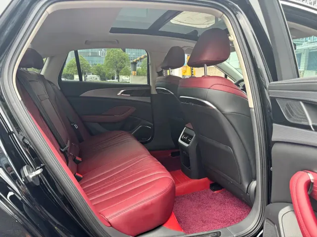 Hongqi H5 — Фото автомобиля 10