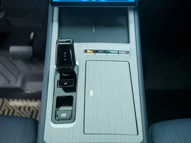 Geely Boyue L — Фото автомобиля 20