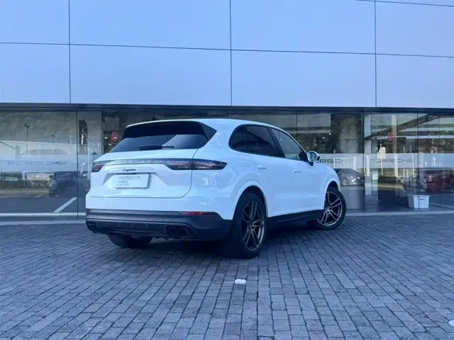 Porsche Cayenne — Фото автомобиля 6
