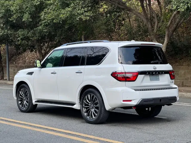 Nissan Patrol — Фото автомобиля 4