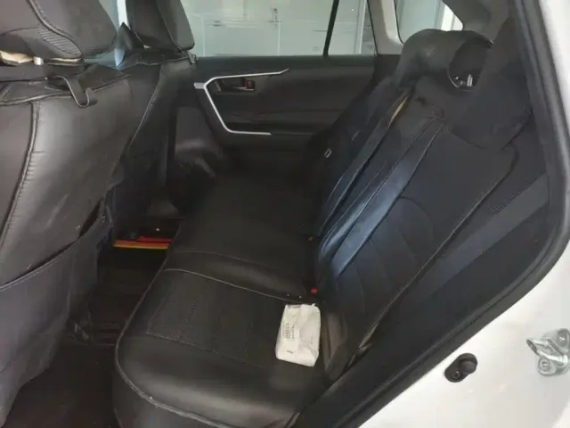 Toyota RAV4 — Фото автомобиля 16