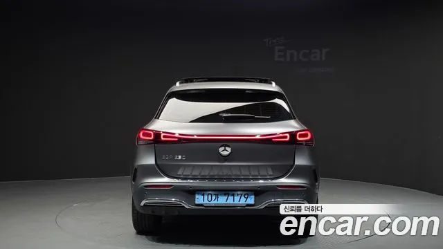 Mercedes-Benz EQA — Фото автомобиля 4