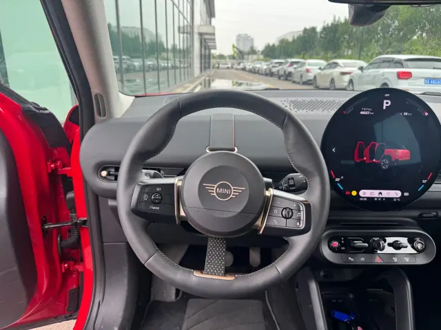 MINI Electric MINI ACEMAN — Фото автомобиля 11