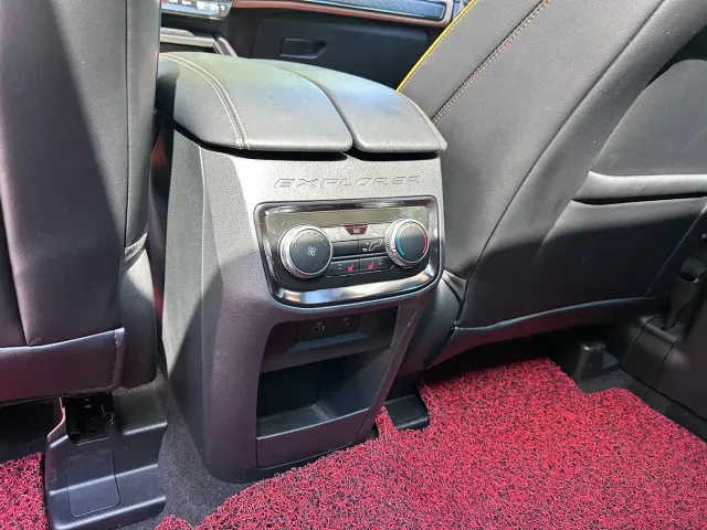 Ford Explorer — Фото автомобиля 13