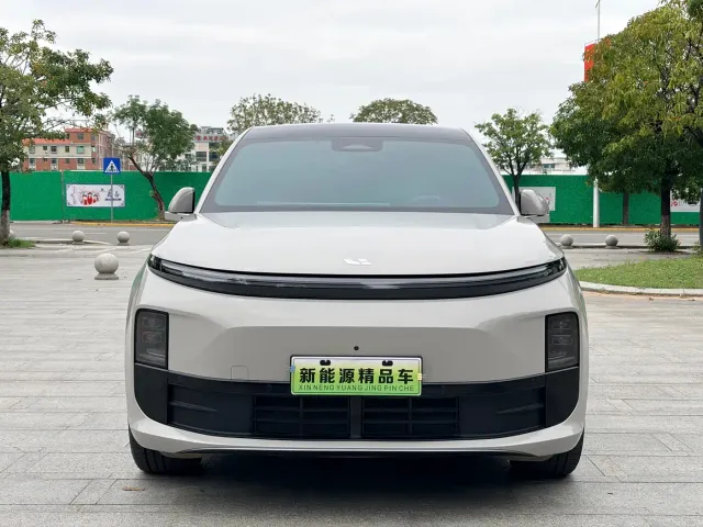 Li Auto L6 — Фото автомобиля 2