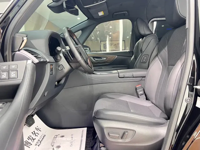 Toyota Alphard — Фото автомобиля 12